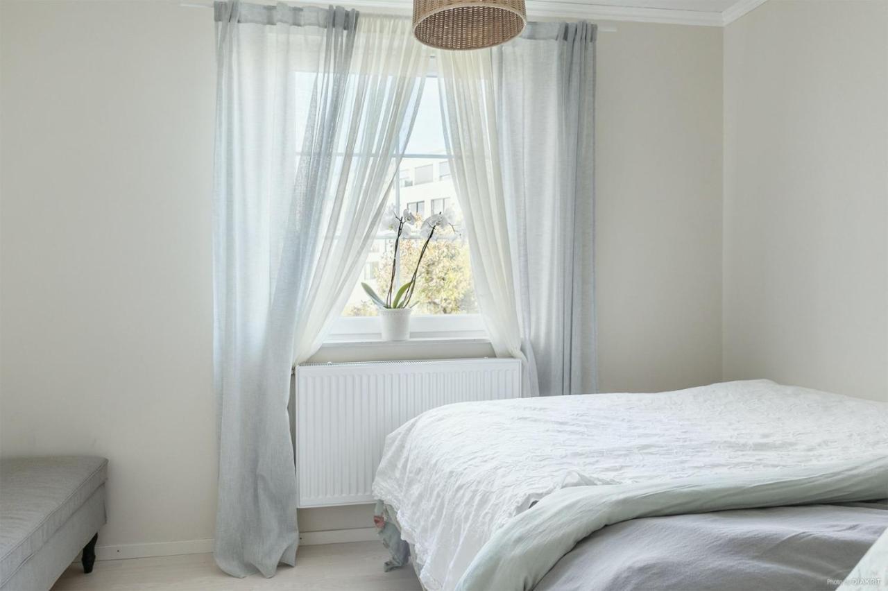 Charming Apartment In A Red House In Stockholm Bagian luar foto