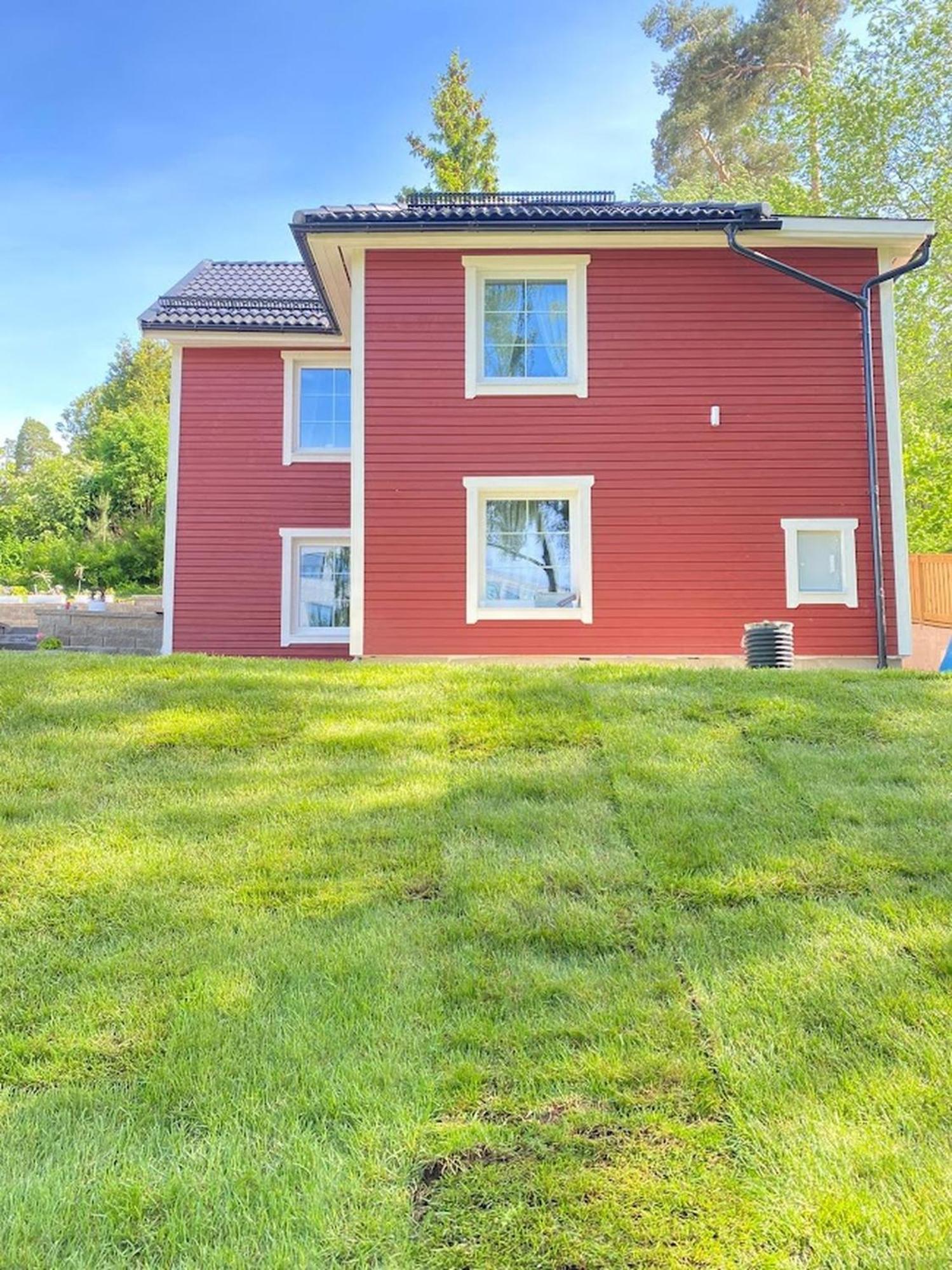 Charming Apartment In A Red House In Stockholm Bagian luar foto