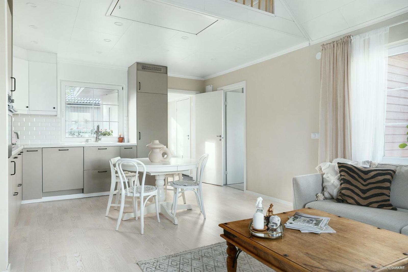 Charming Apartment In A Red House In Stockholm Bagian luar foto